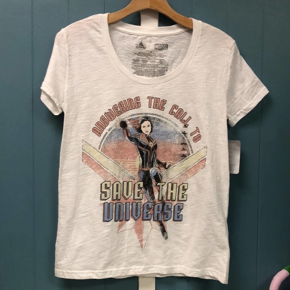Disney Parks Captain Marvel Womens t-shirt sz XS ANSWERING THE CALL TO SAVE NWT